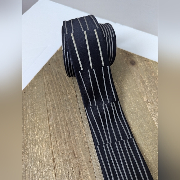 Vintage Ted Lapidus Paris Atelier Silk Tie – Black & Gray Striped Geometric Patt - Picture 3 of 7